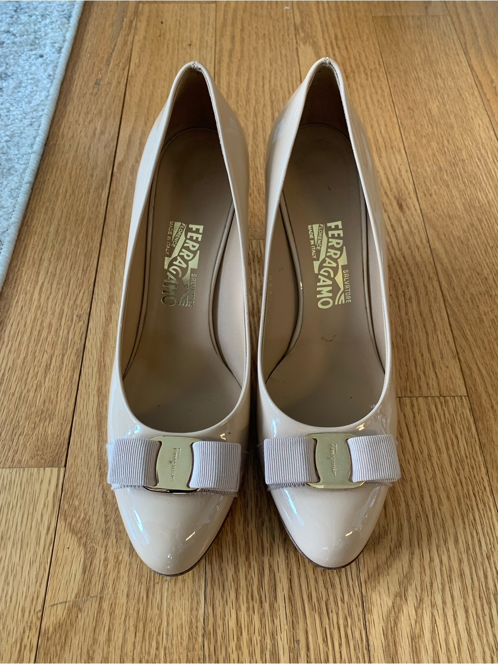 Salvatore Ferragamo Light Beige Patent Leather Carla Pumps - Sz 9.5